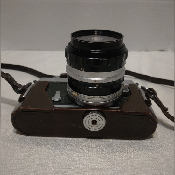 Nikon ,NIKKORMAT VINTAGE CAMERA - Picture 6 of 10